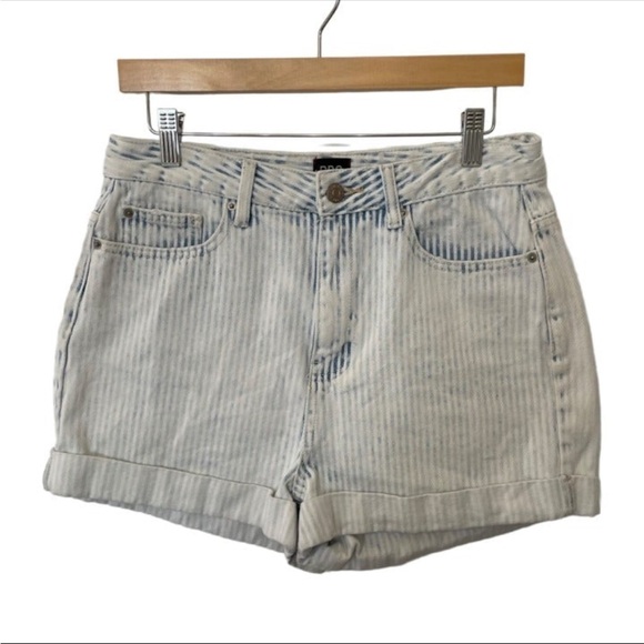 BDG Shorts - Picture 1 of 10